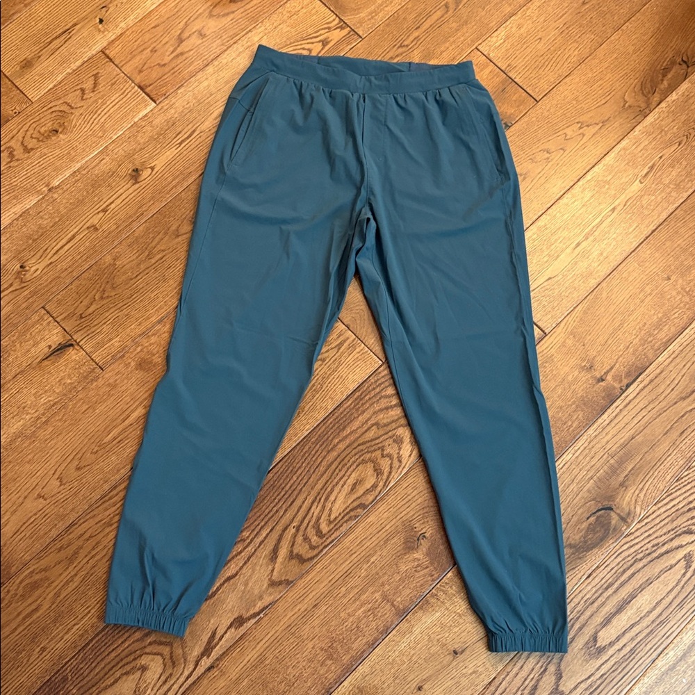 Lululemon Jogger Pants. Excellent condition!